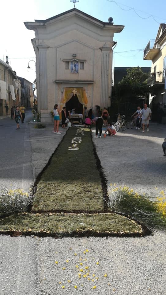 Infiorata davanti alla Chiesa dell'Immacolata Concezione