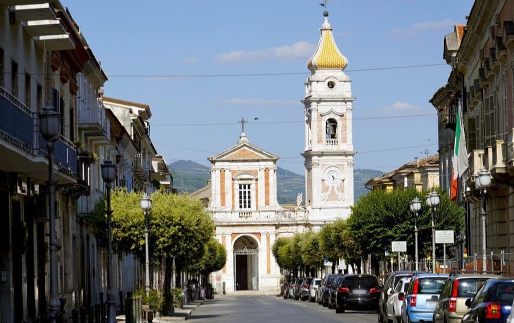 Chiesa dell'Annunziata vista da Corso Montella