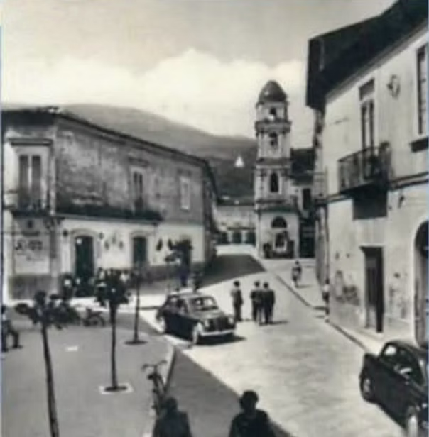 Incrocio Corso Caudino e Corso Montella — foto storica di Airola