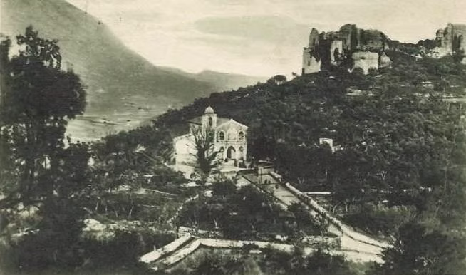 Santuario dell'Addolorata e Castello di Airola — foto storica di Airola