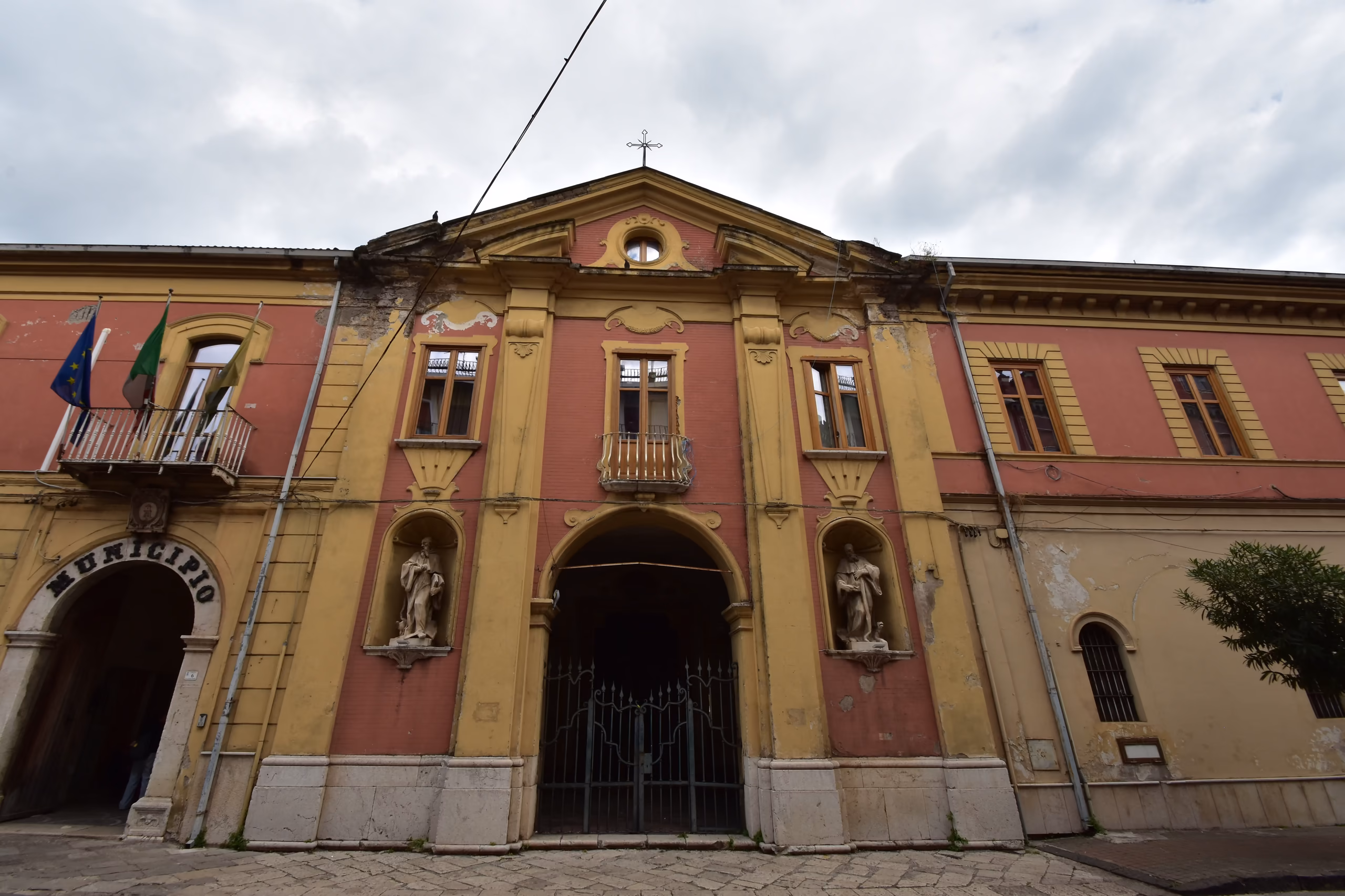 Facciata di Palazzo Montevergine